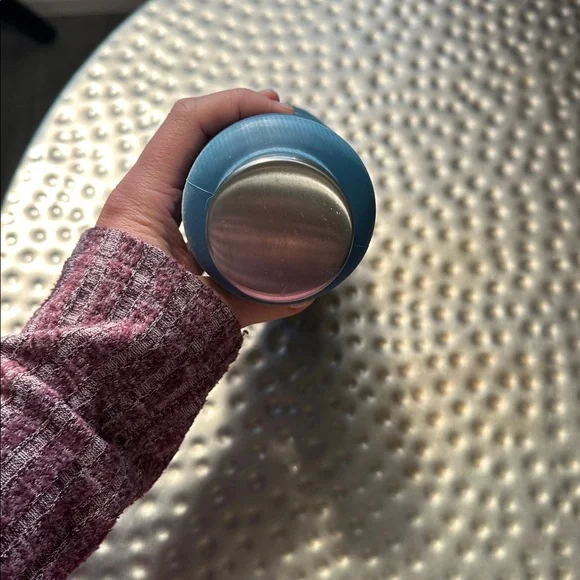 Que Teal Spiral Water Bottle - Picture 4 of 5